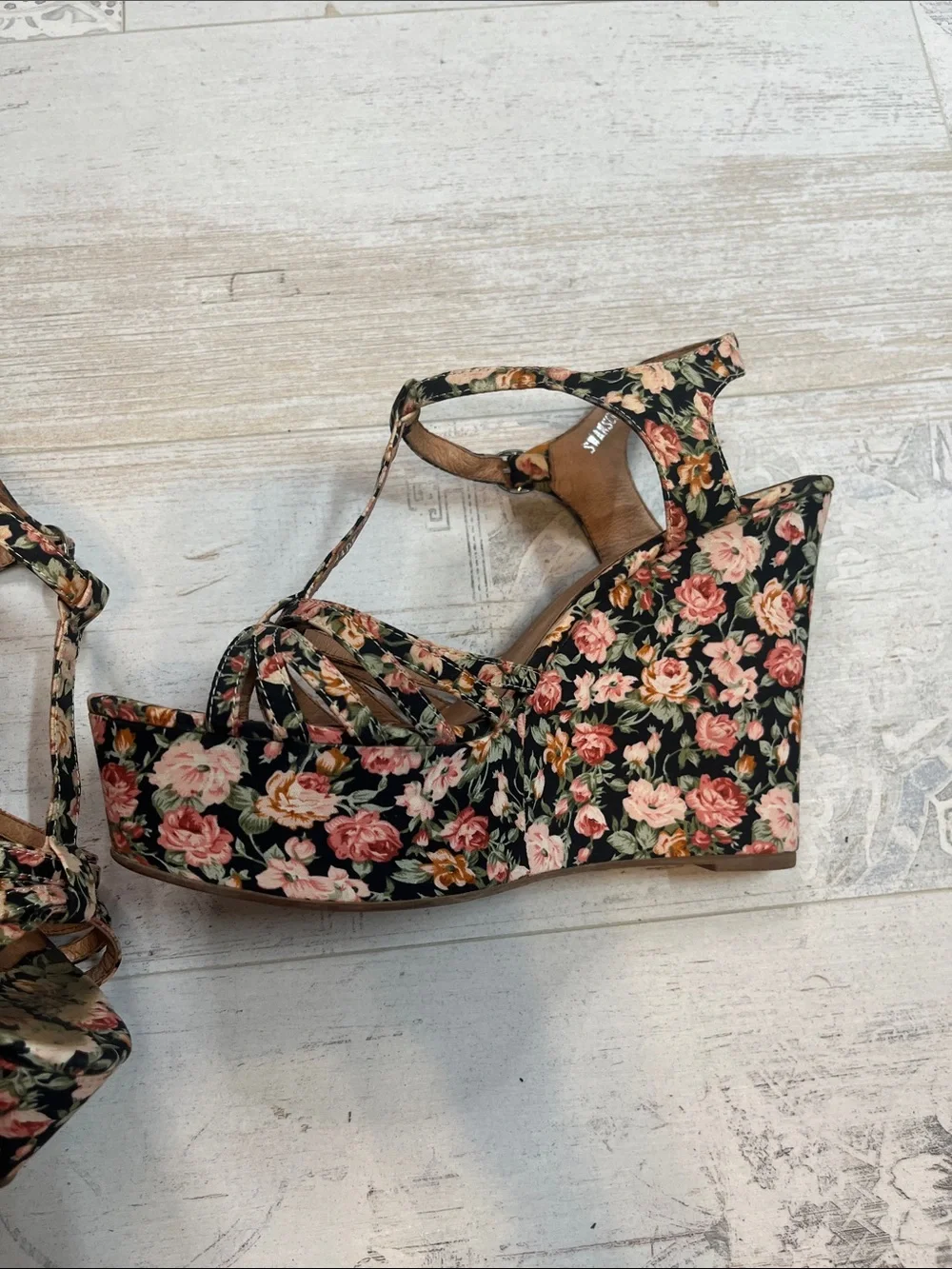 Jeffery Campbell Swan Song Floral Pront Wedges Size 40 US 9.5